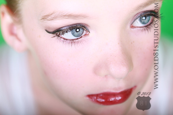 OLD81Studios blue eyes glamor portrait close up