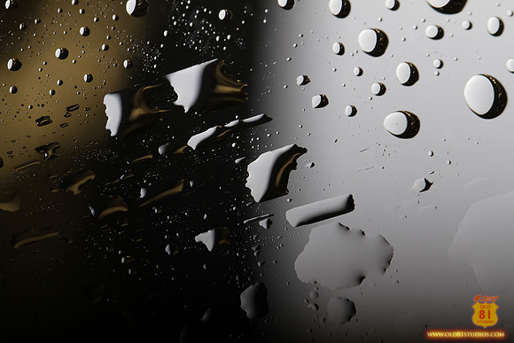 OLD81studios_IMG_0453_water_drops_on_glass_that_looks_as_if_shot_from_outer_space
