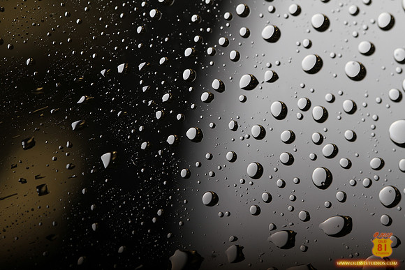 OLD81studios_IMG_0448_water_drops_on_glass_that_looks_as_if_shot_from_outer_space
